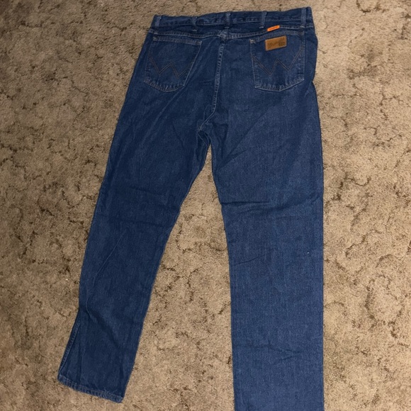 Men’s Wrangler FR pants - Picture 2 of 2